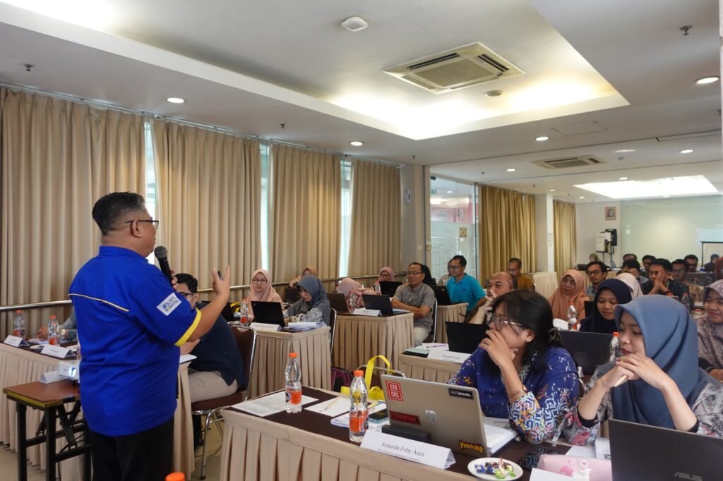 Training dan sertifikasi analisis mikrobiologi